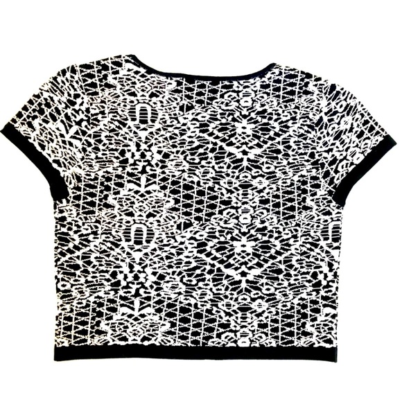🆕 Parker Black & White Crop Top. Textured Stretchy Fabric with Ribbed Hems. NWT - Picture 5 of 8